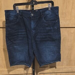 (J42) Guess Dark Blue Jean Shorts for Men Sz 36